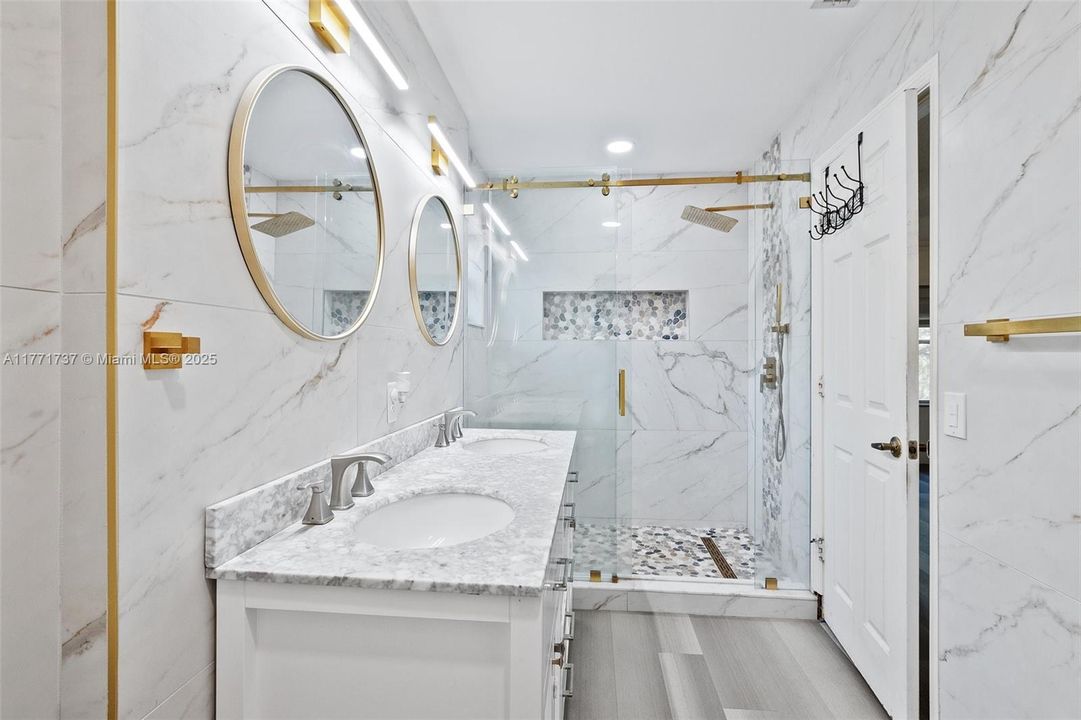 For Sale: $599,900 (4 beds, 3 baths, 1452 Square Feet)