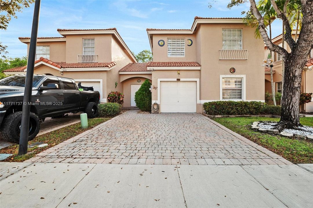 For Sale: $599,900 (4 beds, 3 baths, 1452 Square Feet)