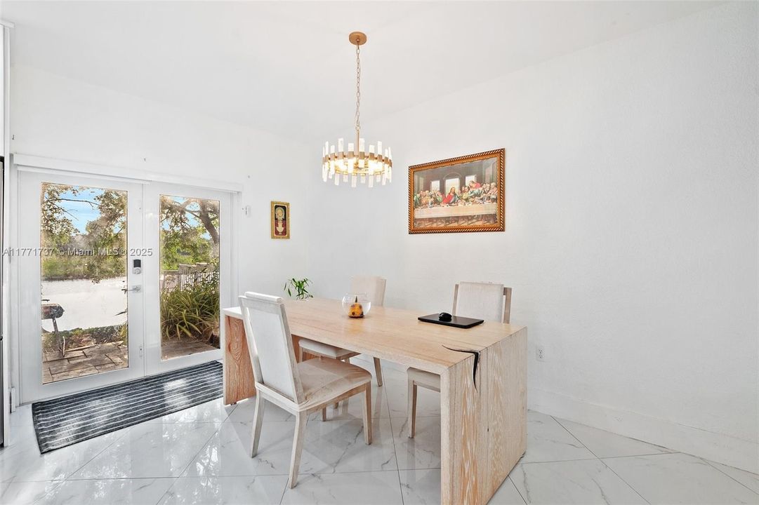 For Sale: $599,900 (4 beds, 3 baths, 1452 Square Feet)