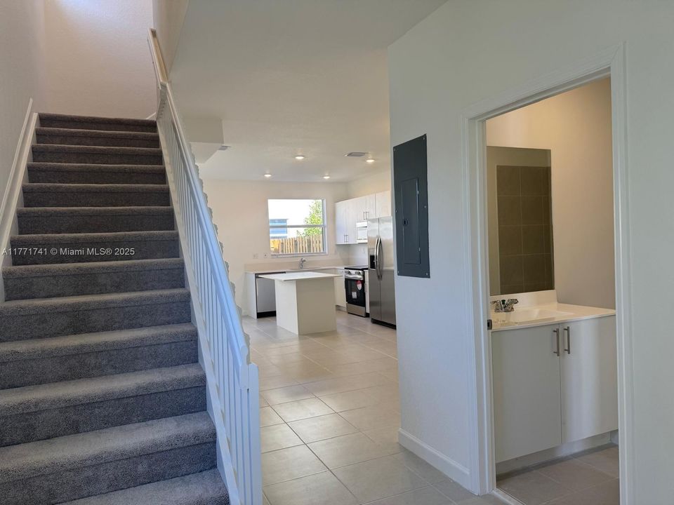 Recently Rented: $2,449 (3 beds, 3 baths, 1334 Square Feet)