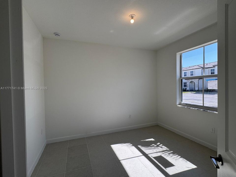 Recently Rented: $2,449 (3 beds, 3 baths, 1334 Square Feet)