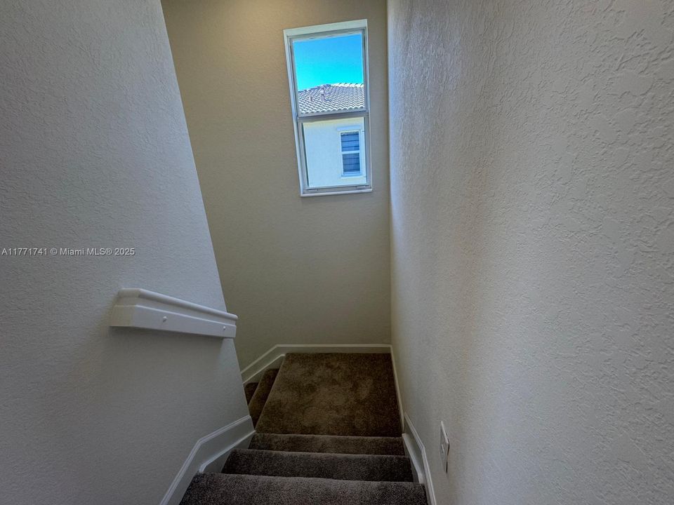 Recently Rented: $2,449 (3 beds, 3 baths, 1334 Square Feet)