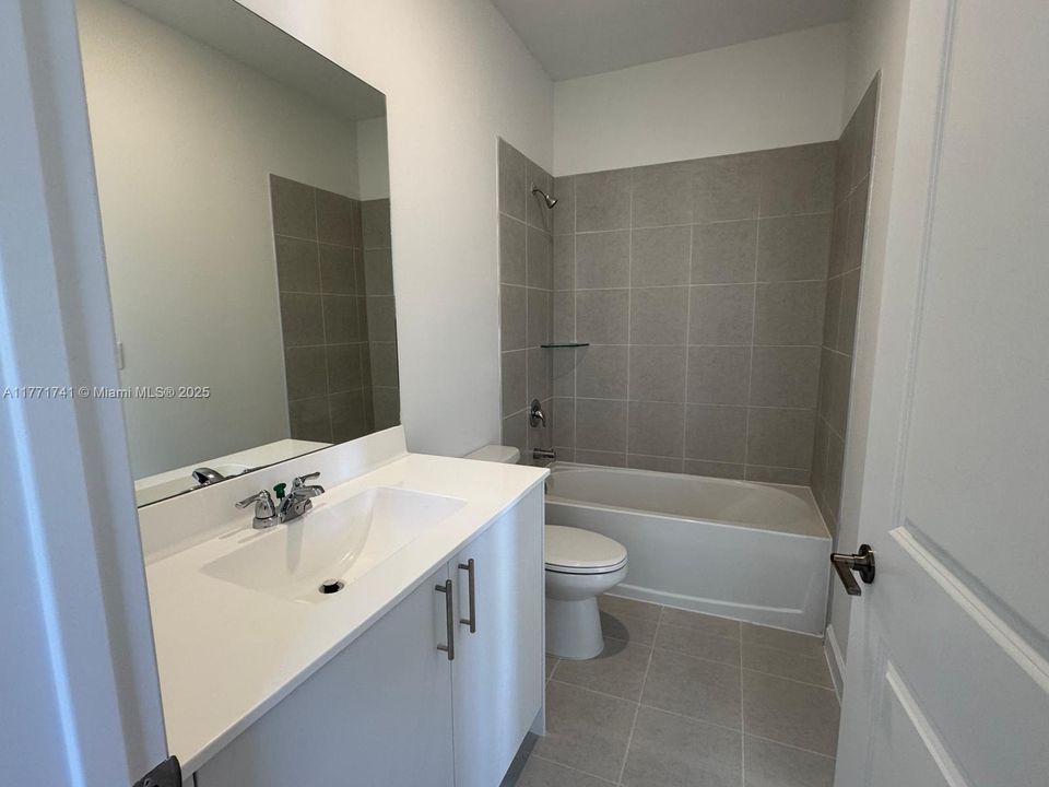 Recently Rented: $2,449 (3 beds, 3 baths, 1334 Square Feet)