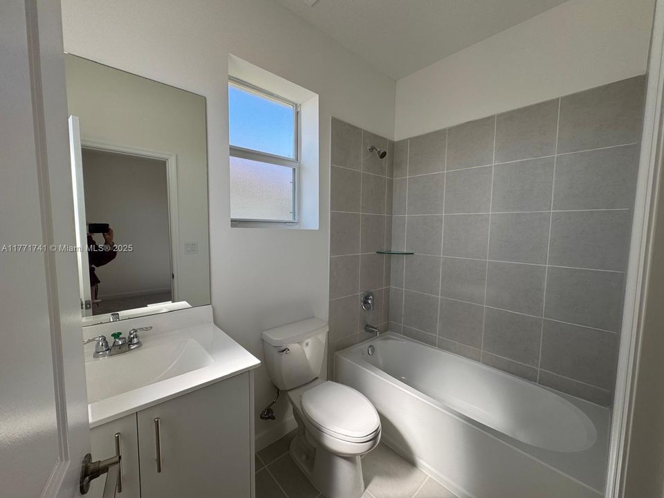 Recently Rented: $2,449 (3 beds, 3 baths, 1334 Square Feet)