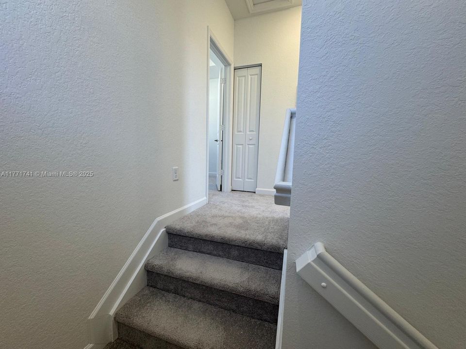 Recently Rented: $2,449 (3 beds, 3 baths, 1334 Square Feet)