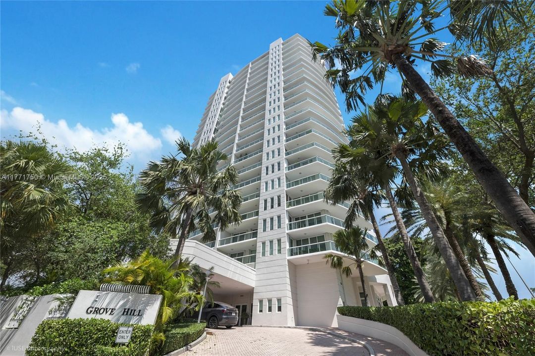 Недавно продано: $2,100,000 (2 спален, 2 ванн, 1910 Квадратных фут)