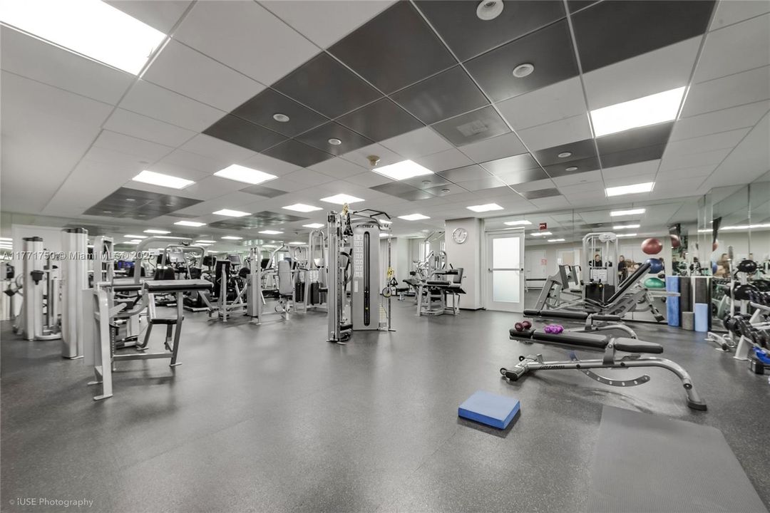 Недавно продано: $2,100,000 (2 спален, 2 ванн, 1910 Квадратных фут)