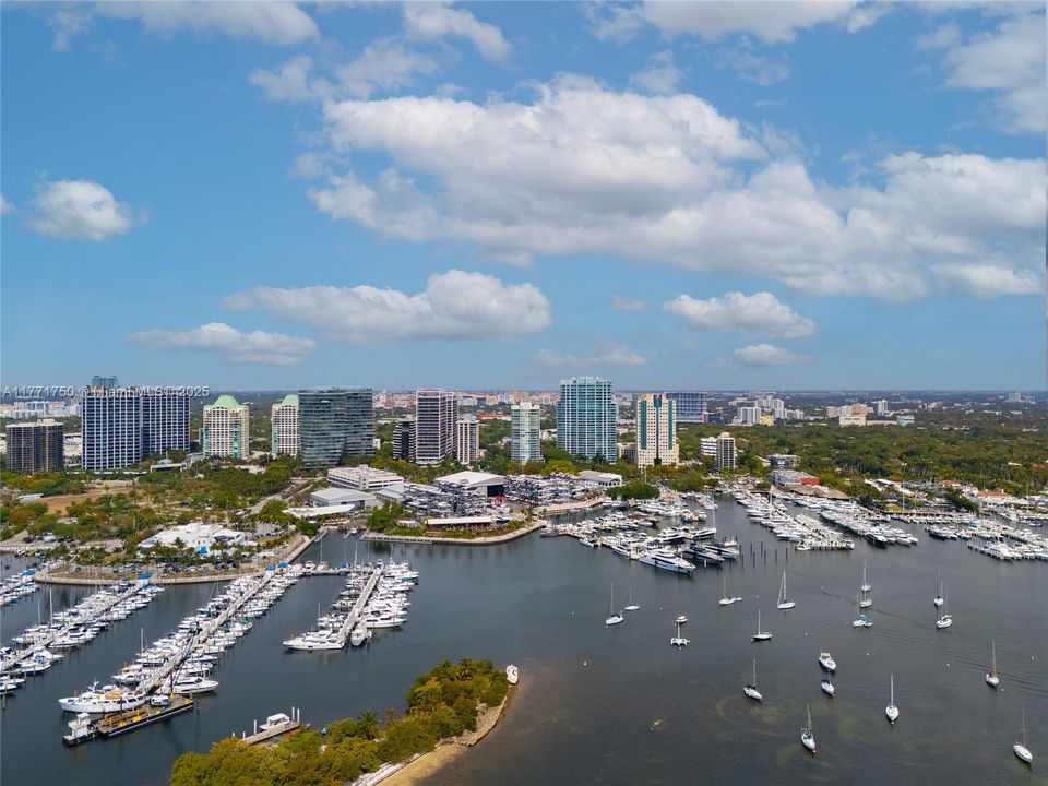 Недавно продано: $2,100,000 (2 спален, 2 ванн, 1910 Квадратных фут)