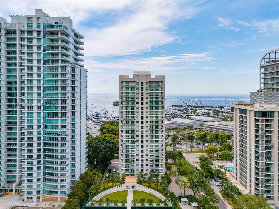 Недавно продано: $2,100,000 (2 спален, 2 ванн, 1910 Квадратных фут)