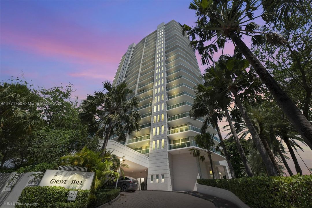 Недавно продано: $2,100,000 (2 спален, 2 ванн, 1910 Квадратных фут)