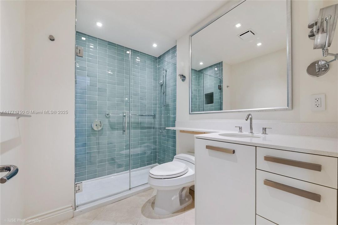 Недавно продано: $2,100,000 (2 спален, 2 ванн, 1910 Квадратных фут)