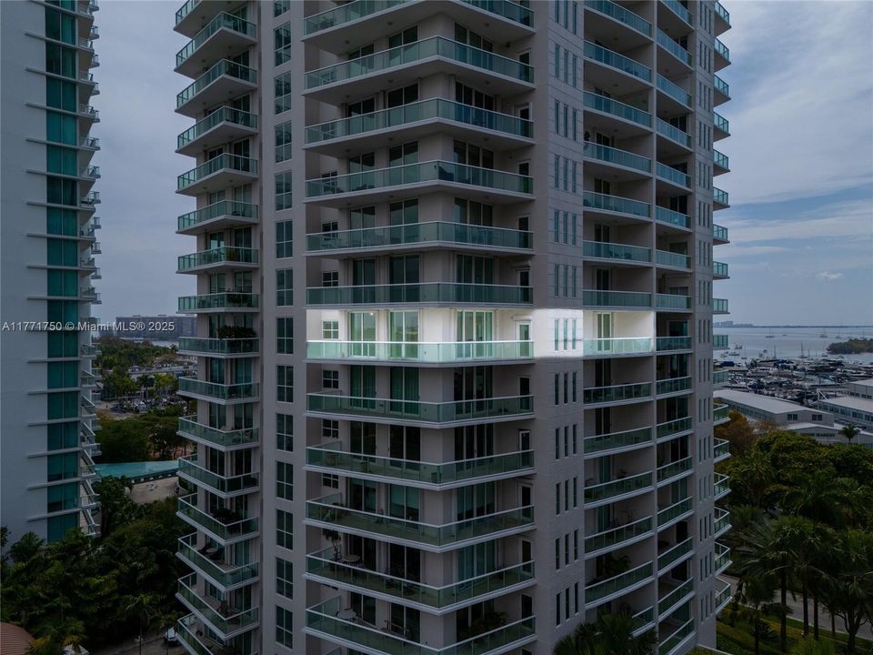 Недавно продано: $2,100,000 (2 спален, 2 ванн, 1910 Квадратных фут)