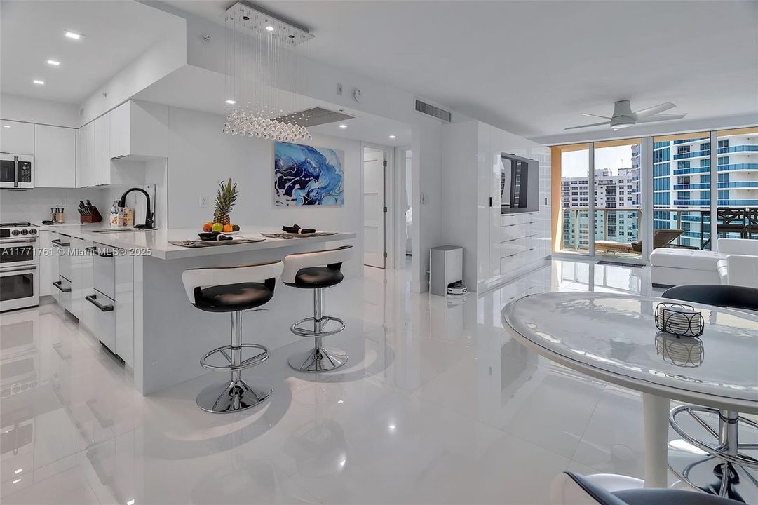 For Rent: $4,000 (1 beds, 1 baths, 745 Square Feet)