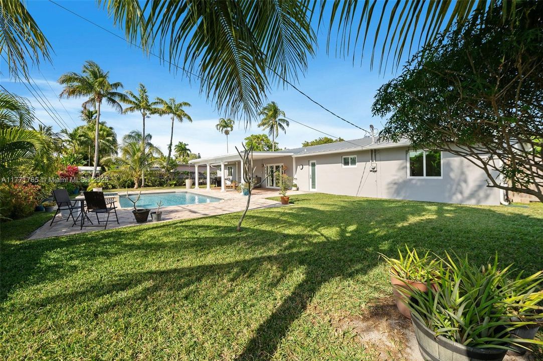 Recently Sold: $1,250,000 (3 beds, 2 baths, 2101 Square Feet)