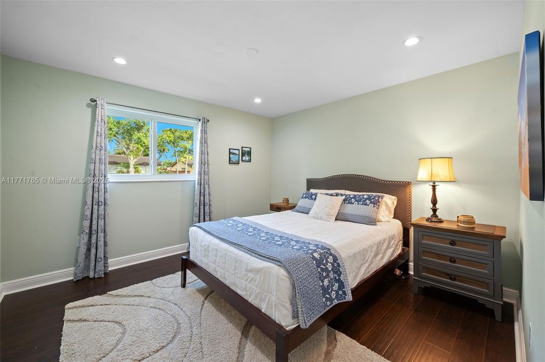 Recently Sold: $1,250,000 (3 beds, 2 baths, 2101 Square Feet)