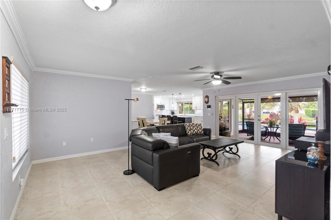 Недавно продано: $717,000 (3 спален, 2 ванн, 1548 Квадратных фут)