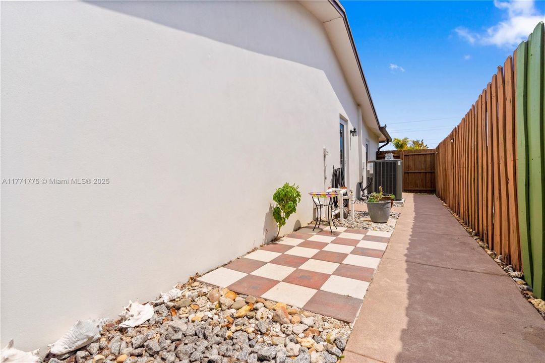 Недавно продано: $717,000 (3 спален, 2 ванн, 1548 Квадратных фут)