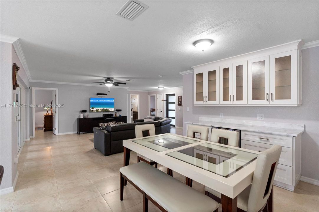 Недавно продано: $717,000 (3 спален, 2 ванн, 1548 Квадратных фут)