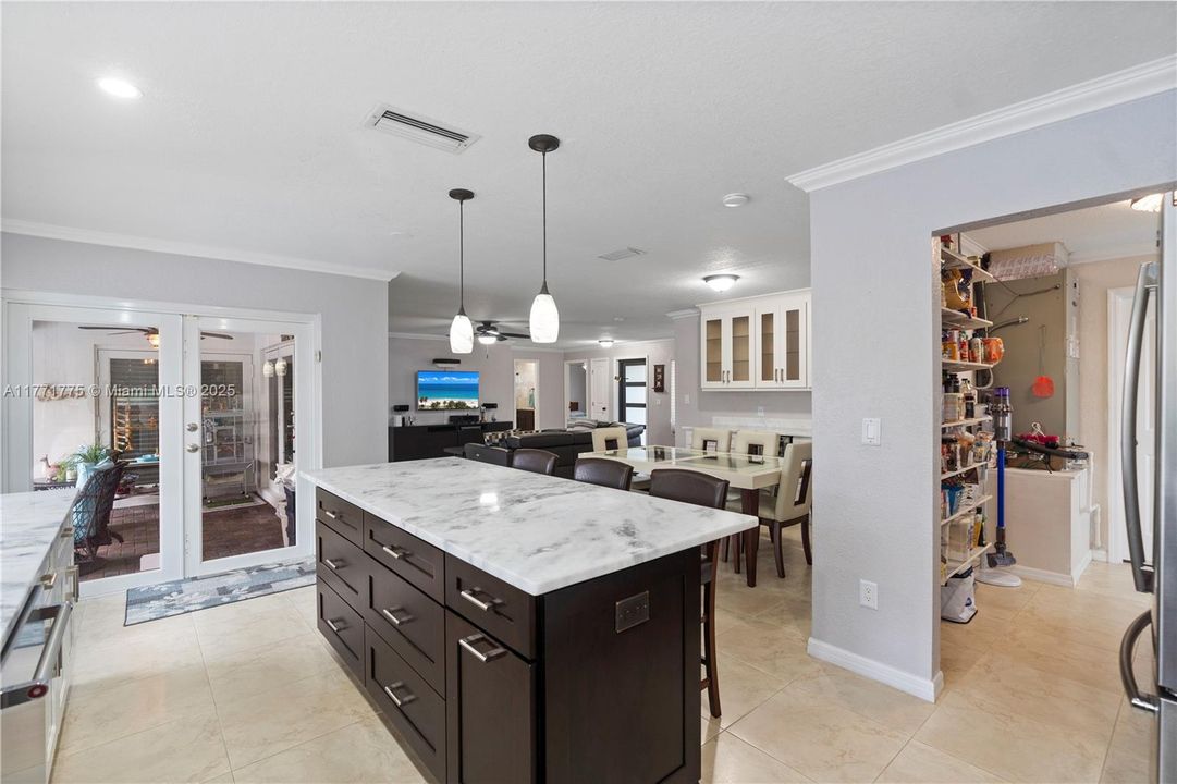 Недавно продано: $717,000 (3 спален, 2 ванн, 1548 Квадратных фут)