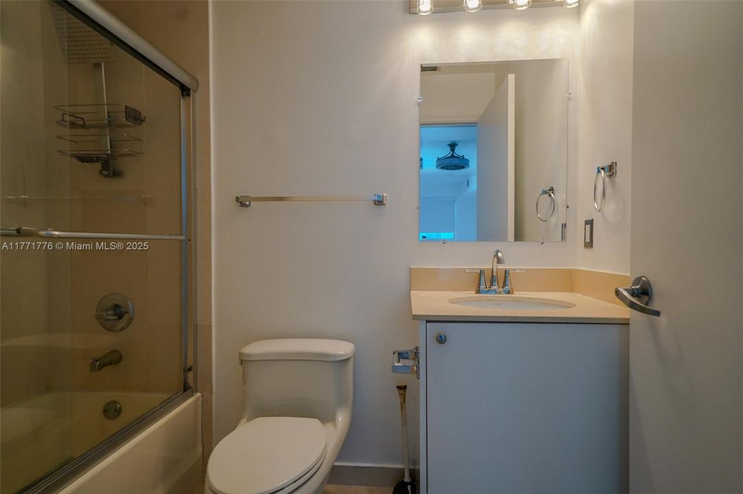 最近租的: $2,850 (1 贝兹, 1 浴室, 785 平方英尺)