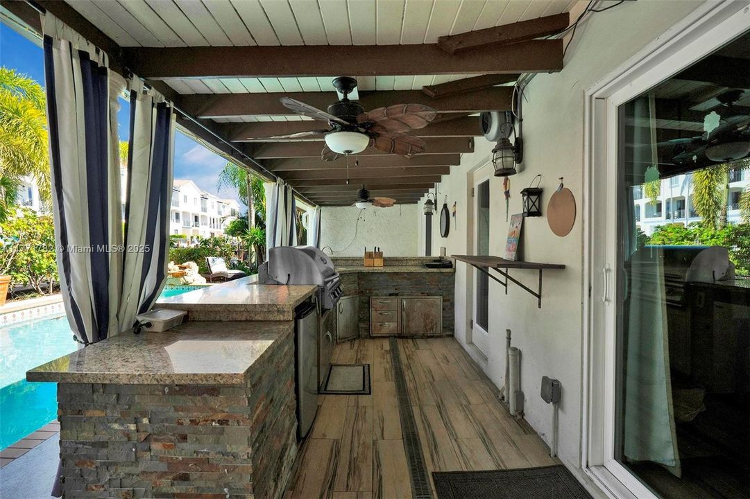 Recently Rented: $3,300 (2 beds, 2 baths, 1300 Square Feet)