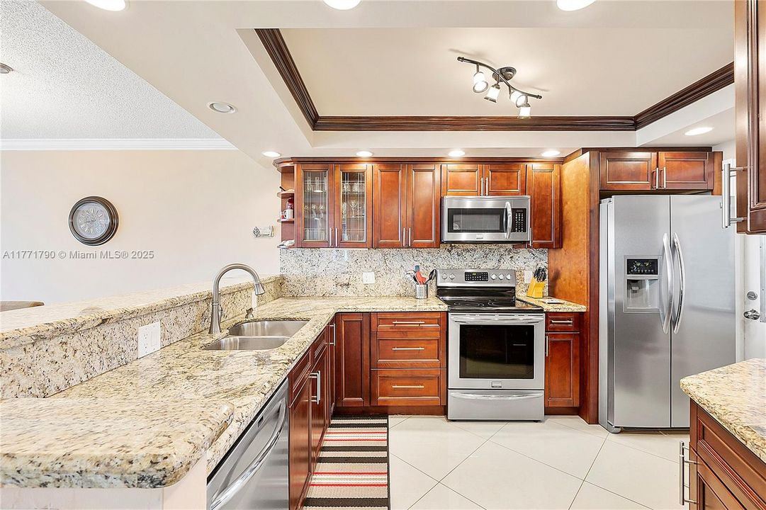 En Venta: $330,000 (3 camas, 2 baños, 1390 Pies cuadrados)