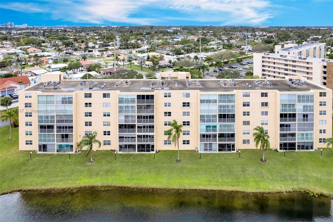 Recently Rented: $2,200 (2 beds, 2 baths, 1190 Square Feet)