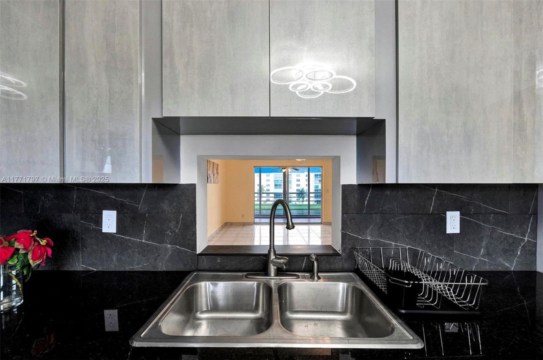 Recently Rented: $2,200 (2 beds, 2 baths, 1190 Square Feet)