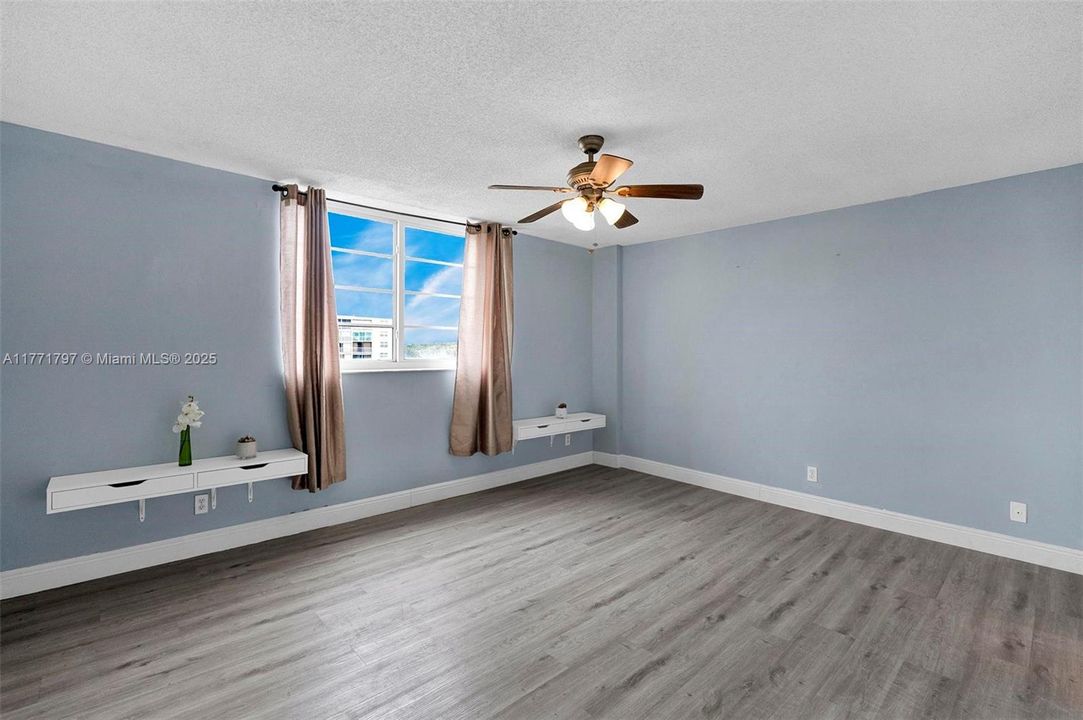 Recently Rented: $2,200 (2 beds, 2 baths, 1190 Square Feet)