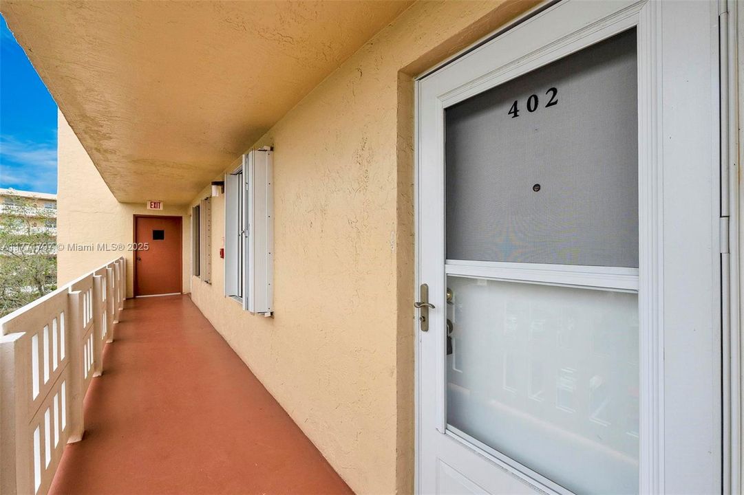 Recently Rented: $2,200 (2 beds, 2 baths, 1190 Square Feet)