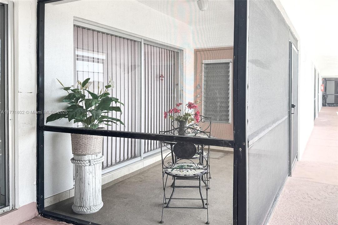 待售: $115,000 (1 贝兹, 1 浴室, 564 平方英尺)