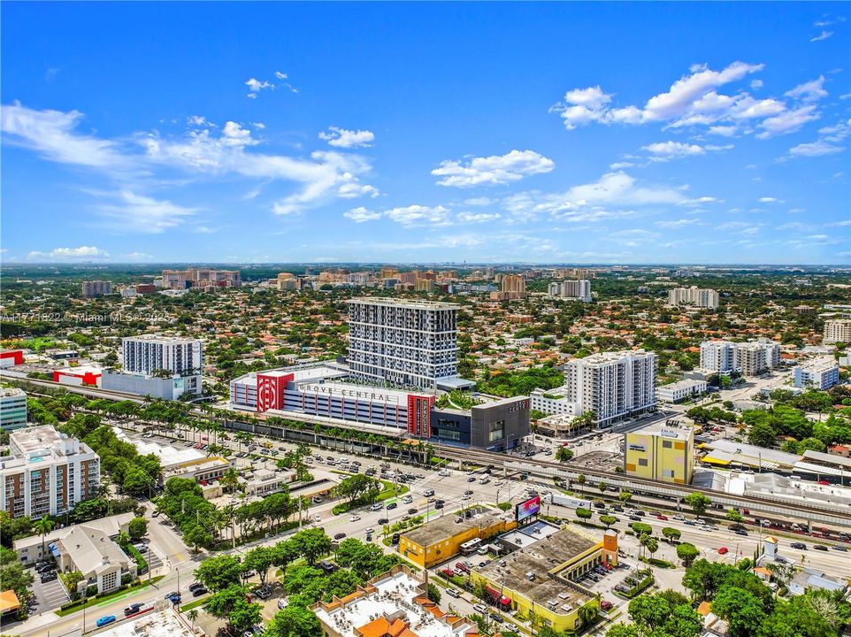 Недавно арендовано: $6,523 (3 спален, 3 ванн, 1567 Квадратных фут)