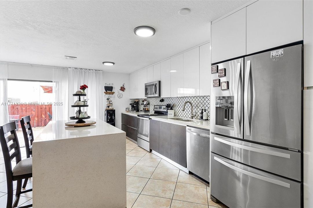 Recently Sold: $505,000 (4 beds, 3 baths, 2025 Square Feet)