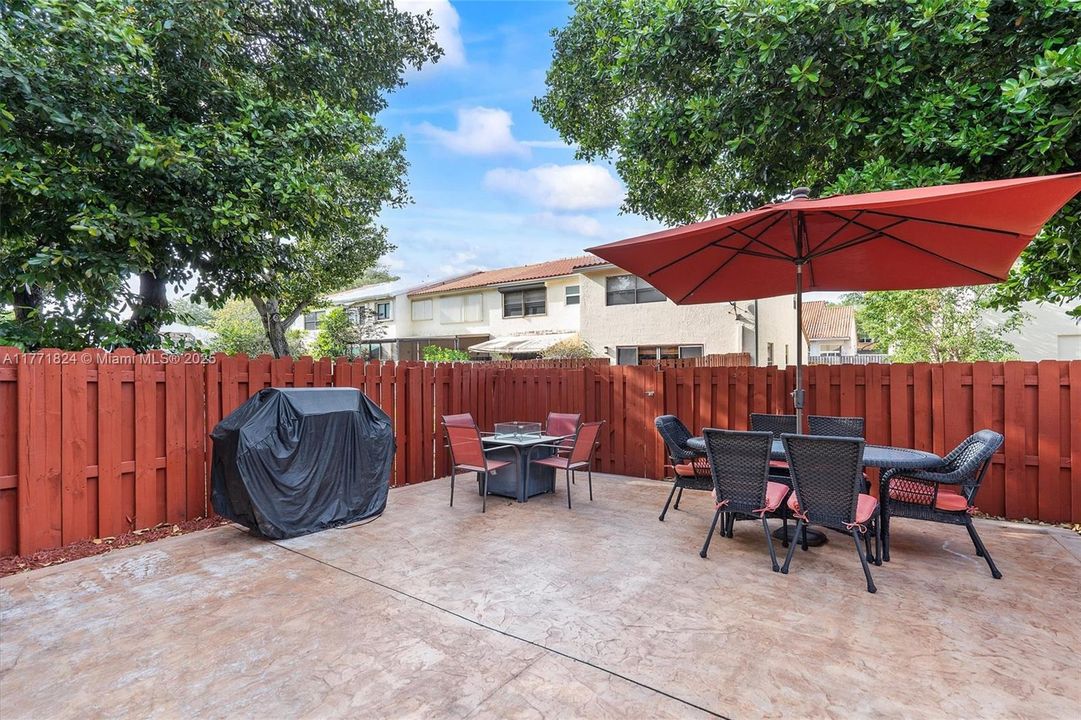 Recently Sold: $505,000 (4 beds, 3 baths, 2025 Square Feet)