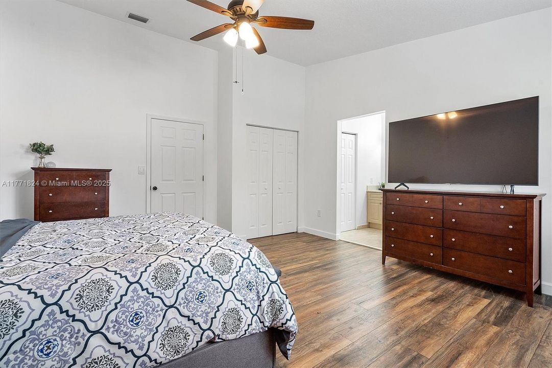 Recently Sold: $505,000 (4 beds, 3 baths, 2025 Square Feet)