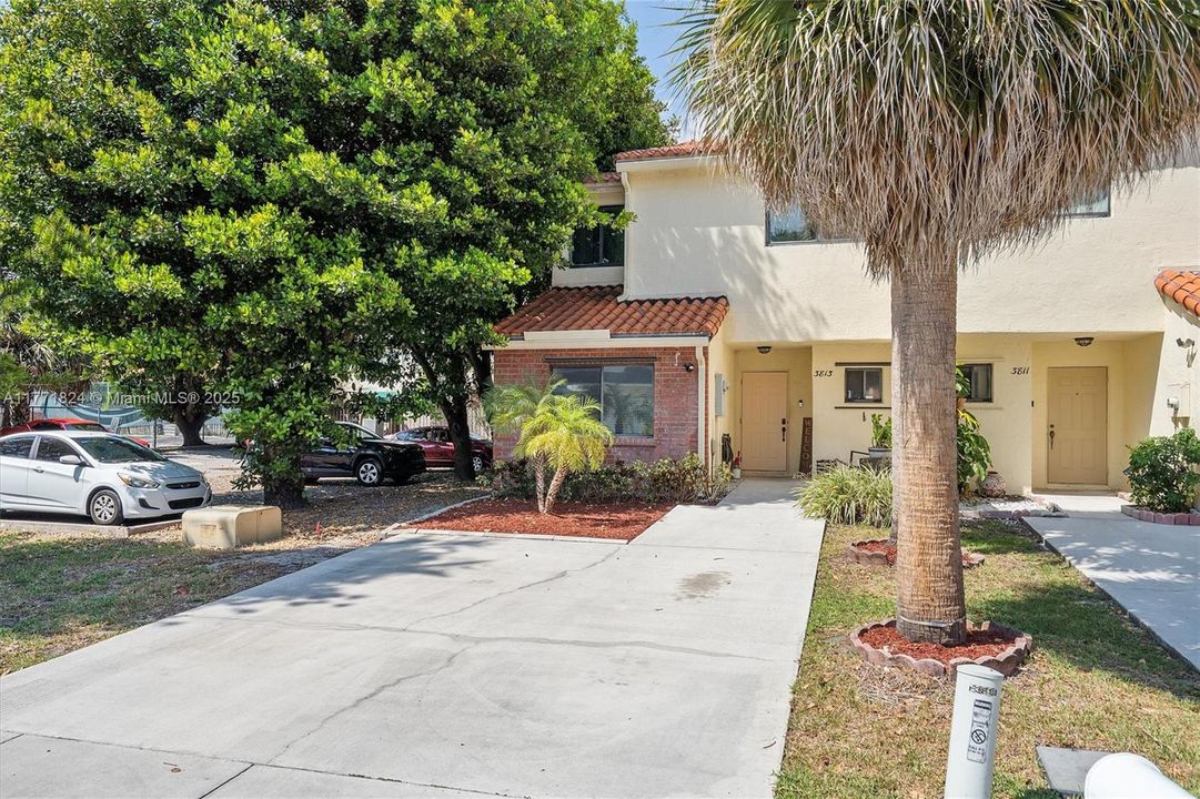 Recently Sold: $505,000 (4 beds, 3 baths, 2025 Square Feet)