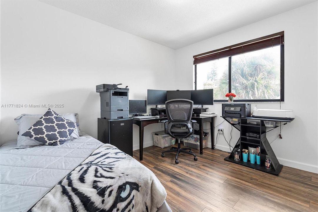 Recently Sold: $505,000 (4 beds, 3 baths, 2025 Square Feet)