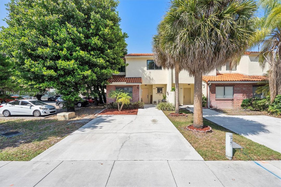 Recently Sold: $505,000 (4 beds, 3 baths, 2025 Square Feet)