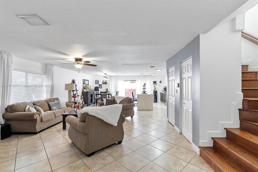 Recently Sold: $505,000 (4 beds, 3 baths, 2025 Square Feet)