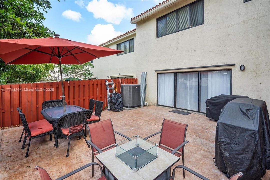 Recently Sold: $505,000 (4 beds, 3 baths, 2025 Square Feet)