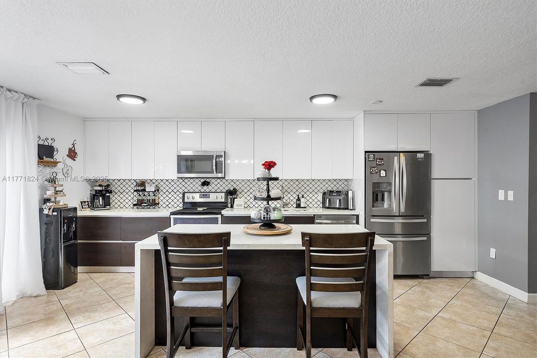 Recently Sold: $505,000 (4 beds, 3 baths, 2025 Square Feet)