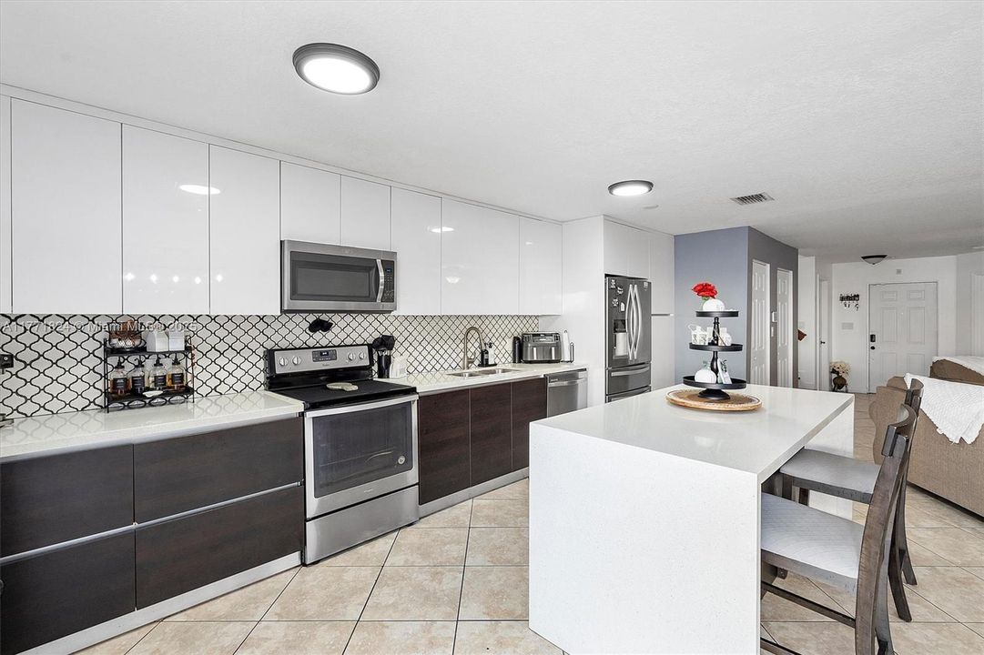 Recently Sold: $505,000 (4 beds, 3 baths, 2025 Square Feet)