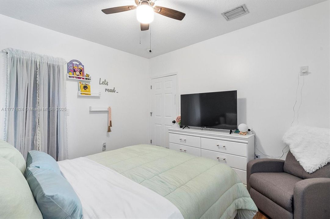 Recently Sold: $505,000 (4 beds, 3 baths, 2025 Square Feet)