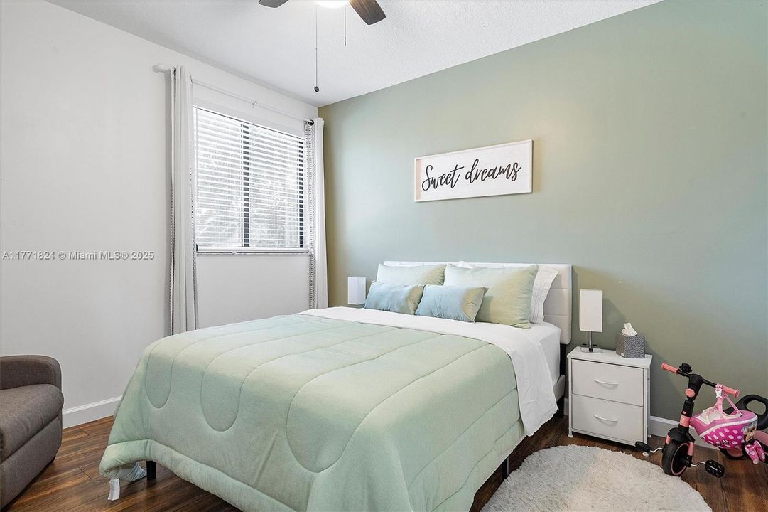 Recently Sold: $505,000 (4 beds, 3 baths, 2025 Square Feet)