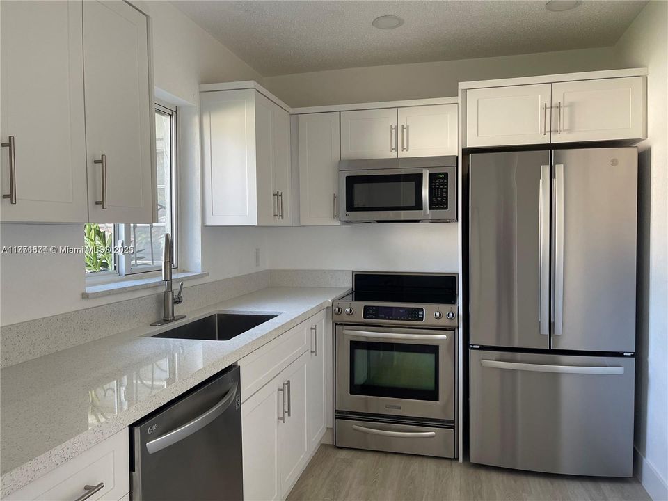 Recently Rented: $2,950 (3 beds, 2 baths, 3320 Square Feet)