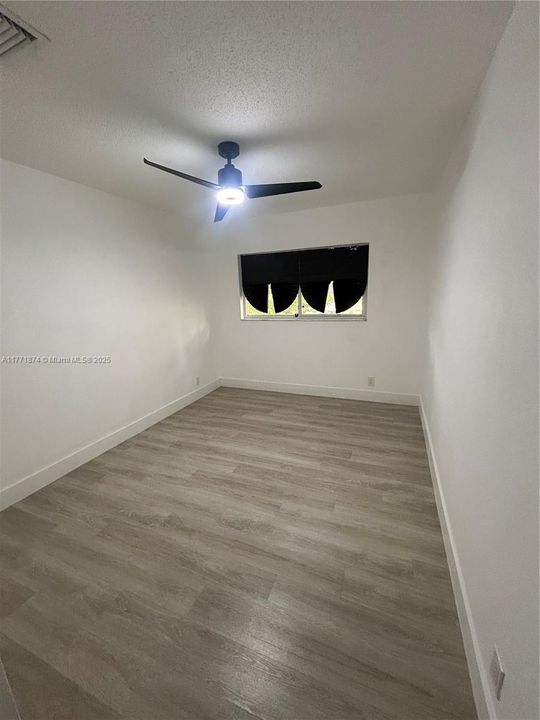 Recently Rented: $2,950 (3 beds, 2 baths, 3320 Square Feet)