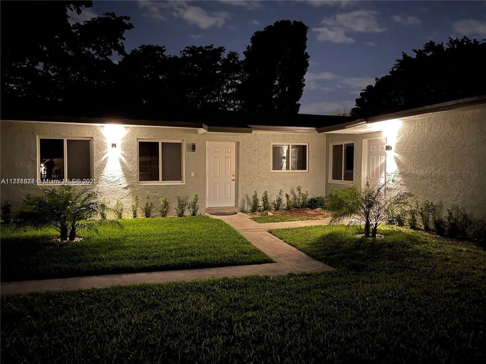 Recently Rented: $2,950 (3 beds, 2 baths, 3320 Square Feet)