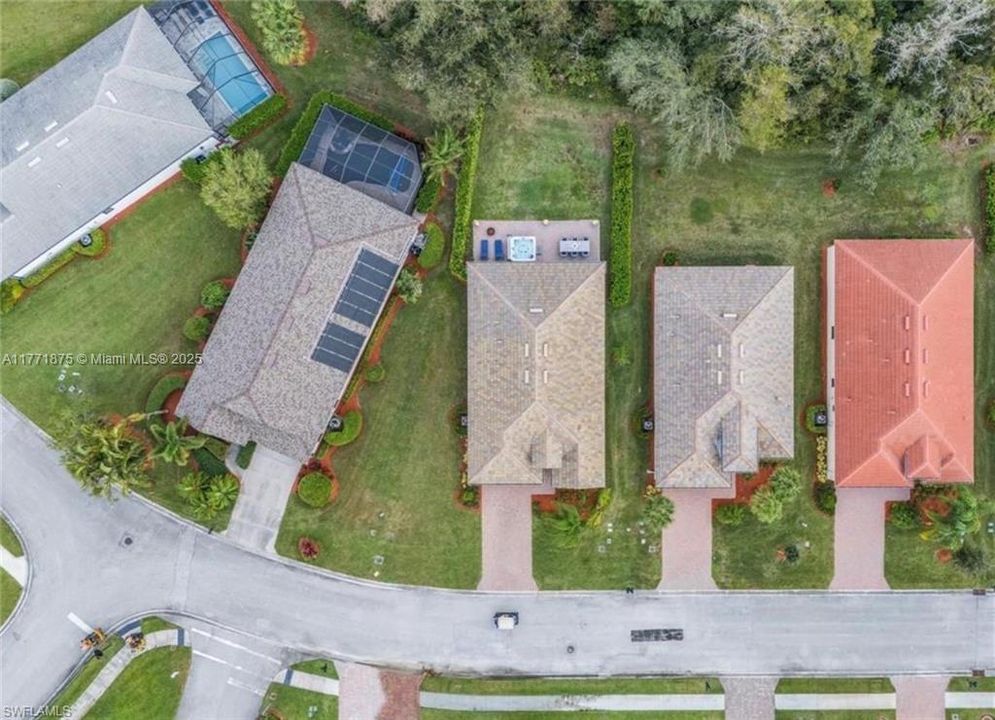 Недавно продано: $349,999 (4 спален, 3 ванн, 2032 Квадратных фут)