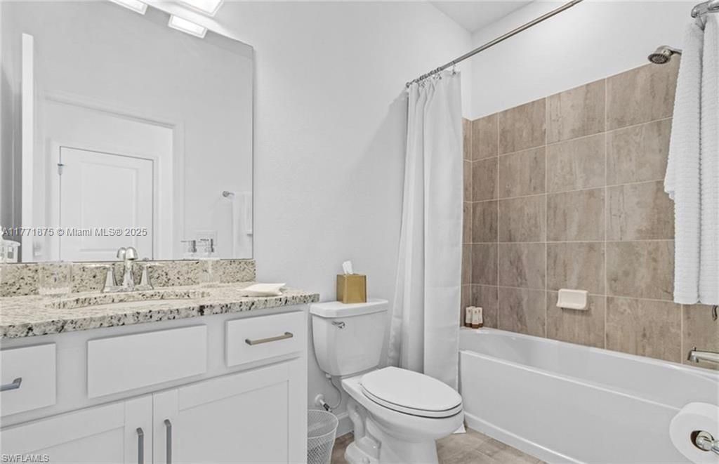 Недавно продано: $349,999 (4 спален, 3 ванн, 2032 Квадратных фут)