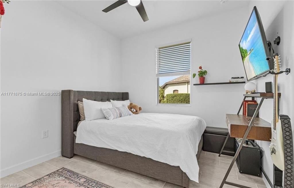 Недавно продано: $349,999 (4 спален, 3 ванн, 2032 Квадратных фут)